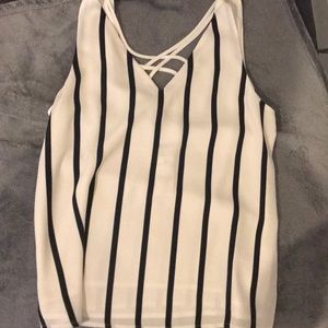 Flowy tank NWT
